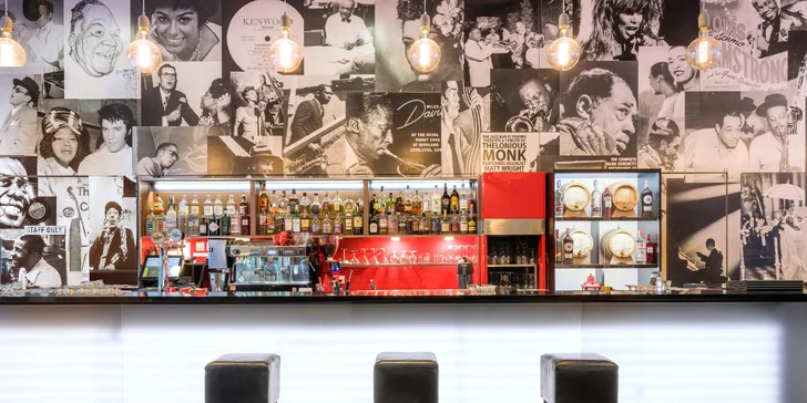 Dovolenka v Prahe: moderný hotel na Smíchove, raňajky aj terasa vo vnútrobloku