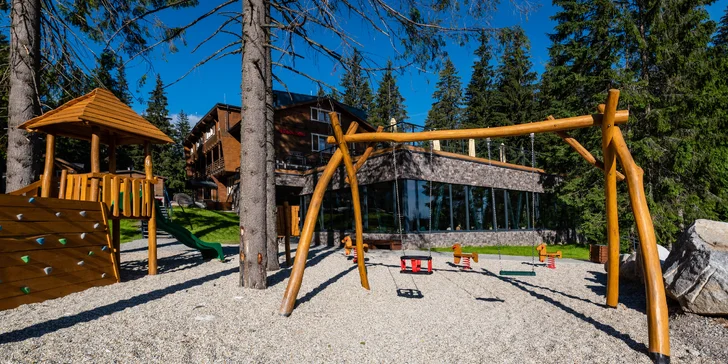 Dovolenka uprostred lesa v nových, unikátnych Björnson Tree Houses*** s exteriérovým wellness