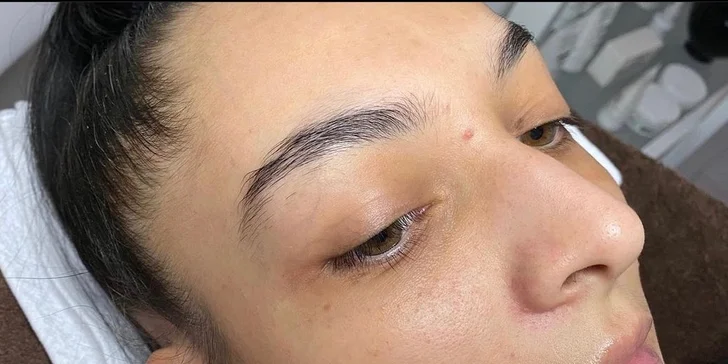 Laminácia obočia alebo lash lifting mihalníc v Beauty Salon Simone