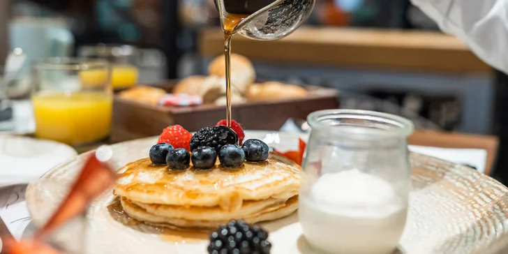 5* hotel Marriott v centre Prahy: raňajky a občerstvenie alebo brunch, parkovanie aj lístok na MHD