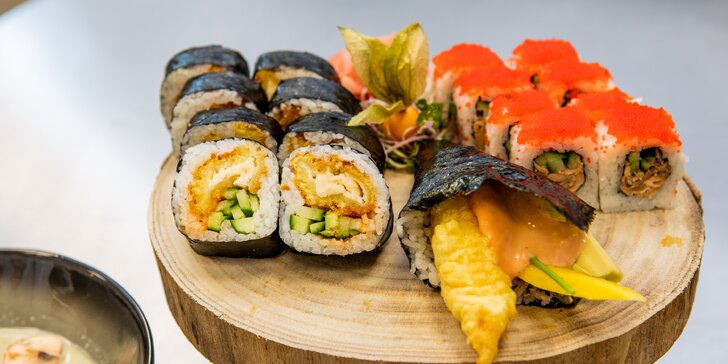 SUSHI BONSAI: Lahodný sushi set s polievkami Tom Ka Gai pre 2 osoby