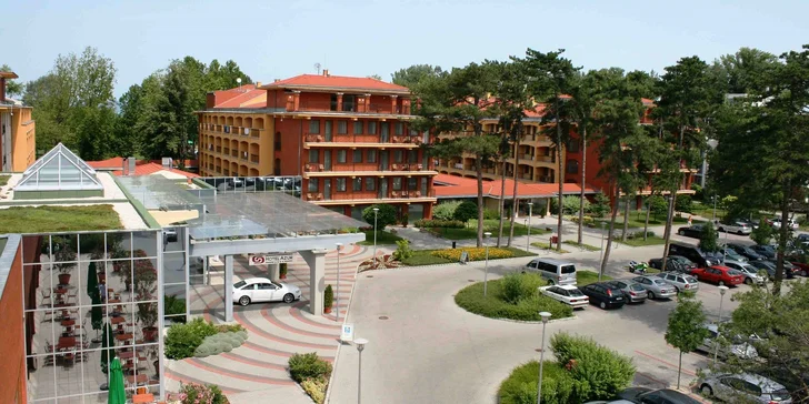 Wellness pobyt pri Balatone s polpenziou v Hoteli Azúr****