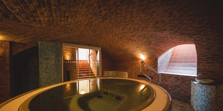 Relax s masážou a vstupom do wellness 4* hotela Gino Park Palace