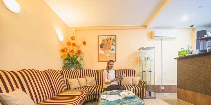 Klasická alebo olejová masáž z rúk fyzioterapeuta