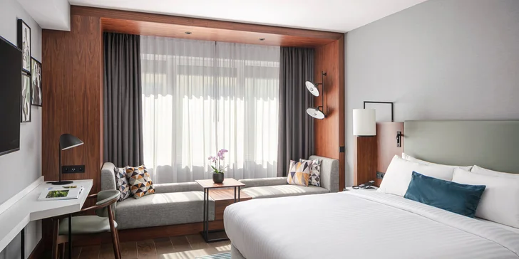 5* hotel Marriott v centre Prahy: raňajky a občerstvenie alebo brunch, parkovanie aj lístok na MHD