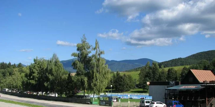 Užite si leto na Termálnom kúpalisku Stráňavy