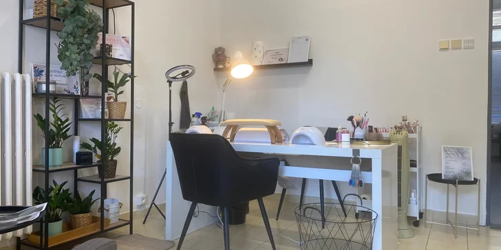 Získajte ukážkovo krásne ruky až na niekoľko týždňov vďaka gél laku
