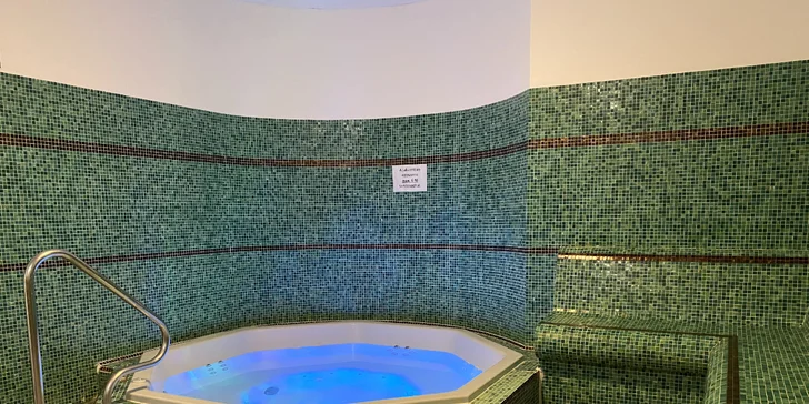 Prvotriedna dovolenka v Maďarsku: chatky alebo hotel s wellness, raňajky aj polpenzia