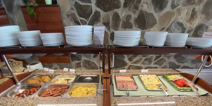 Prvotriedna dovolenka v Maďarsku: chatky alebo hotel s wellness, raňajky aj polpenzia