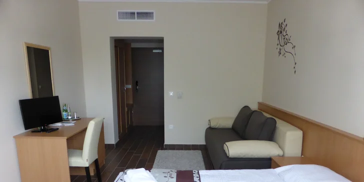 Prvotriedna dovolenka v Maďarsku: chatky alebo hotel s wellness, raňajky aj polpenzia