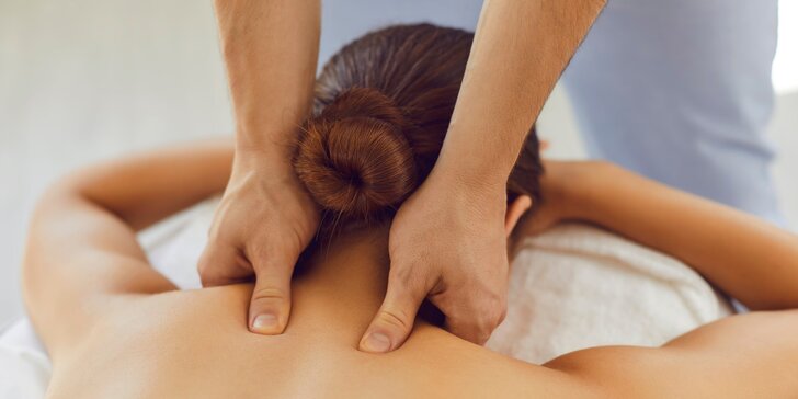 Klasická telová masáž alebo reflexná masáž chodidiel, bankovanie či masáž lávovými kameňmi