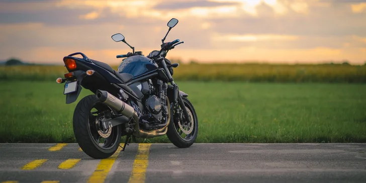 Adrenalínová jazda na letiskovej dráhe na motorke SUZUKI BANDIT 650N ako spolujazdec - aj s možnosťou šoférovania