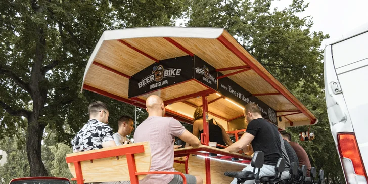 Pivo či prosecco a bicykel pre celú partiu? To je Beer Bike!