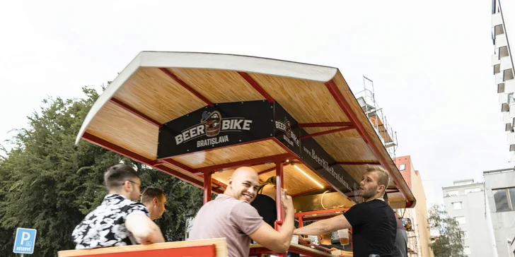 Pivo či prosecco a bicykel pre celú partiu? To je Beer Bike!