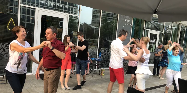 Kurzy párovej alebo bezpárovej salsy v tanečnej škole „Salsa, Son, Pasión“