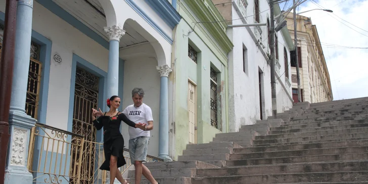 Kurzy párovej alebo bezpárovej salsy v tanečnej škole „Salsa, Son, Pasión“