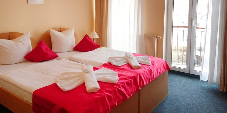 4* pobyt v centre Karlových Varov: ubytovanie s raňajkami alebo polpenziou až pre 3 osoby