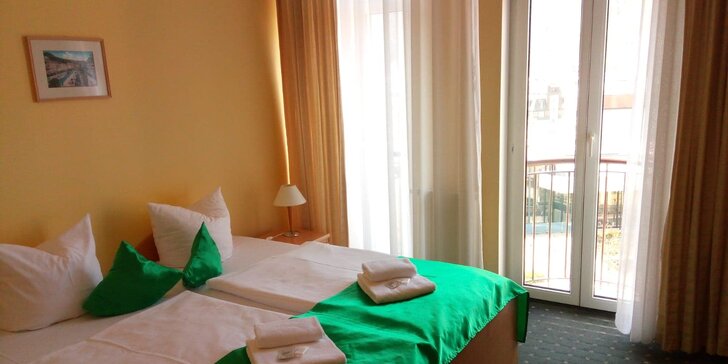 4* pobyt v centre Karlových Varov: ubytovanie s raňajkami či polpenziou, masážou i vstupmi do Thermaria