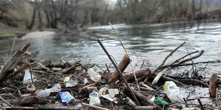 Za zdravé a živé rieky bez plastov