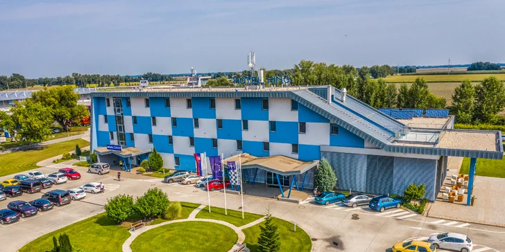 Vychutnajte si rodinný či adrenalínový pobyt v Hoteli Ring*** s polpenziou, wellnessom a vstupmi do turistických atrakcií