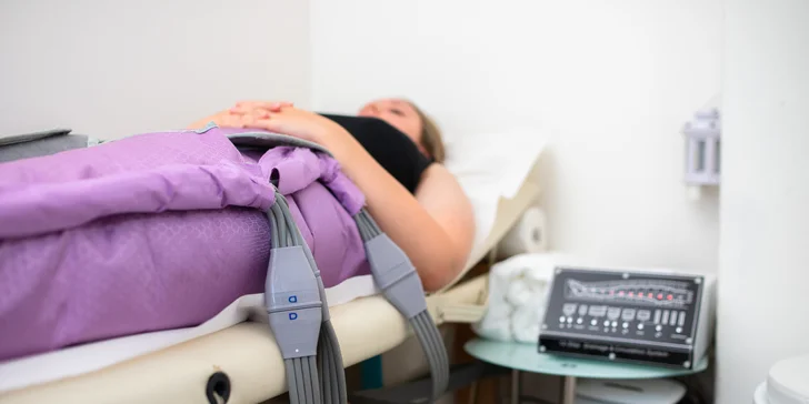 Ultrazvuková kavitácia a prístrojová lymfodrenáž pre dokonalé stehná a brucho