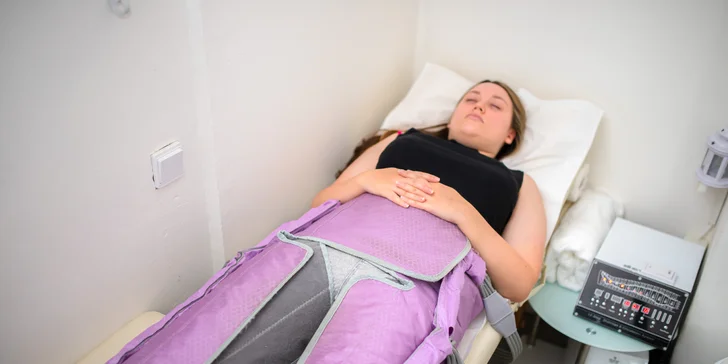 Ultrazvuková kavitácia a prístrojová lymfodrenáž pre dokonalé stehná a brucho