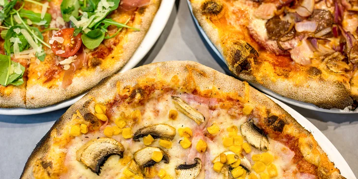 Pizza podľa vlastného výberu pečená na bukovom dreve + tankové pivo Kozel