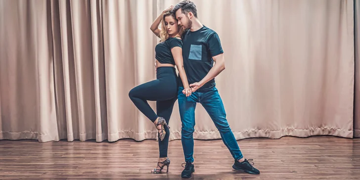 Tanečné kurzy bachaty pre 1 alebo 2 osoby v Dance Club SALSA by Norika