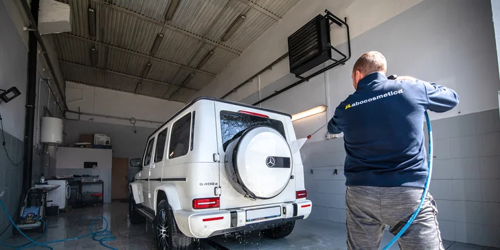 Čistenie exteriéru a interiéru auta, tepovanie, ručné voskovanie laku aj dezinfekcia klimatizácie