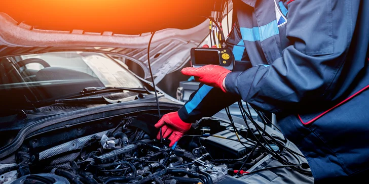 Diagnostika vozidla s mazaním chýb, prípadne aj s kontrolou pneumatík, batérie i kvapalín