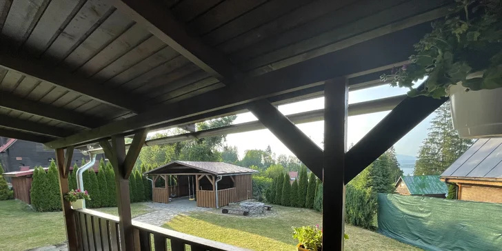 Zažite výnimočný pobyt neďaleko Oravskej priehrady: ubytovanie až pre 12 osôb s plne vybavenou kuchyňou a atrakciami pre celú rodinu