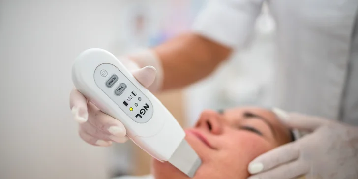 Dokonalé ošetrenia pleti pre dámy aj pánov - mikrodermabrázia, Skin Scrubber, fototerapia i OxyGeneo