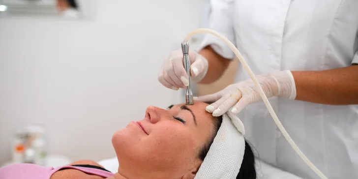 Dokonalé ošetrenia pleti pre dámy aj pánov - mikrodermabrázia, Skin Scrubber, fototerapia i OxyGeneo