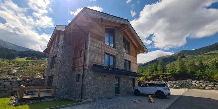 Pobyt v modernom apartmáne neďaleko Jasnej: plne vybavená kuchyňa, výhľad na hory a atrakcie v okolí