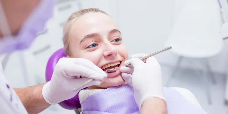 Dentálna hygiena pre celú rodinu či účinné bielenie zubov v Royal Dent