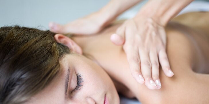 Špeciálna ozdravná masáž chrbta alebo kráľovská procedúra pre ženy