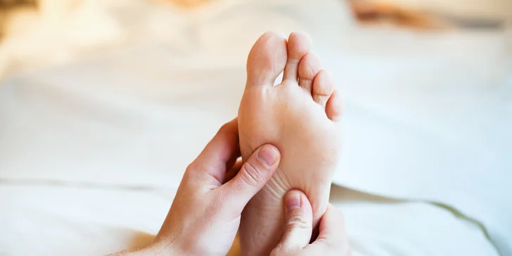 Špeciálna ozdravná masáž chrbta alebo kráľovská procedúra pre ženy