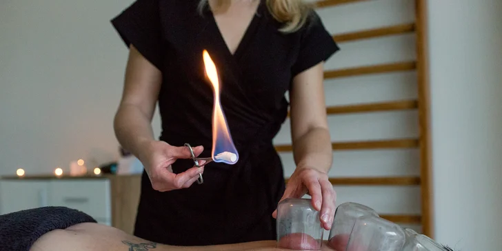Anticelulitídna maderoterapia, klasická alebo relaxačná masáž či bankovanie