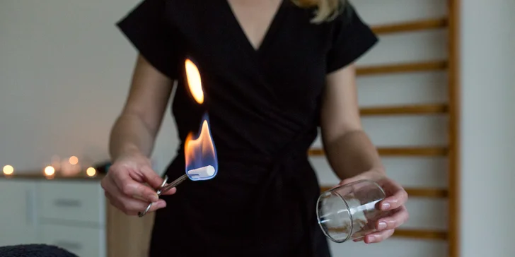 Anticelulitídna maderoterapia, klasická alebo relaxačná masáž či bankovanie