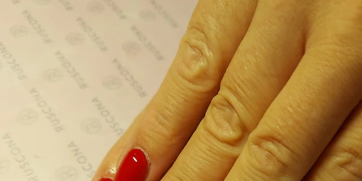Gél lak alebo nové gélové nechty v nechtovom štúdiu Zuzu Nails