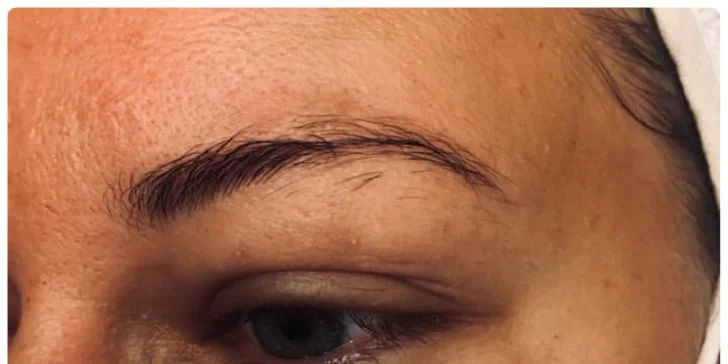 Microblading obočia alebo hĺbkové čistenie pleti