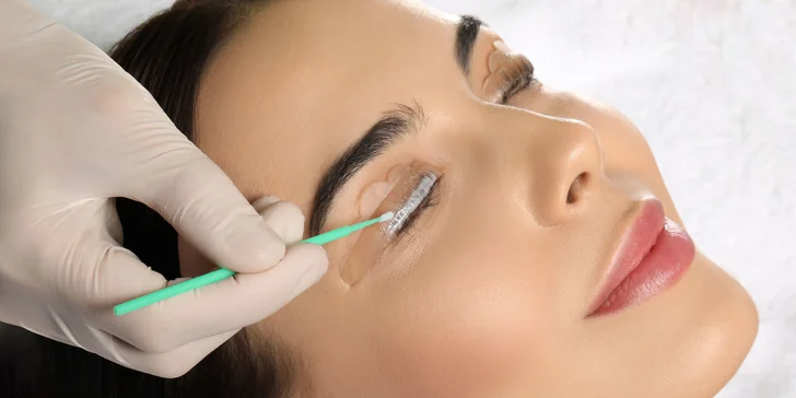 Získajte zvodný pohľad: Lash lifting a botox mihalníc v Danail