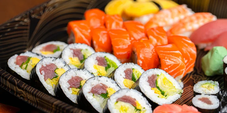 Lahodné sushi sety pre 1 alebo 2 osoby – maki, futomaki, nigiri a uramaki