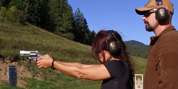 Jedinečný strelecký zážitok s lekciou sebaobrany podľa systému KRAV MAGA - vhodné aj pre ženy
