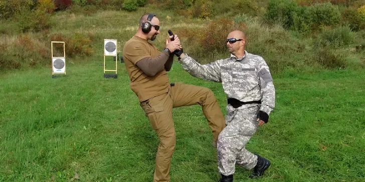 Jedinečný strelecký zážitok s lekciou sebaobrany podľa systému KRAV MAGA - vhodné aj pre ženy