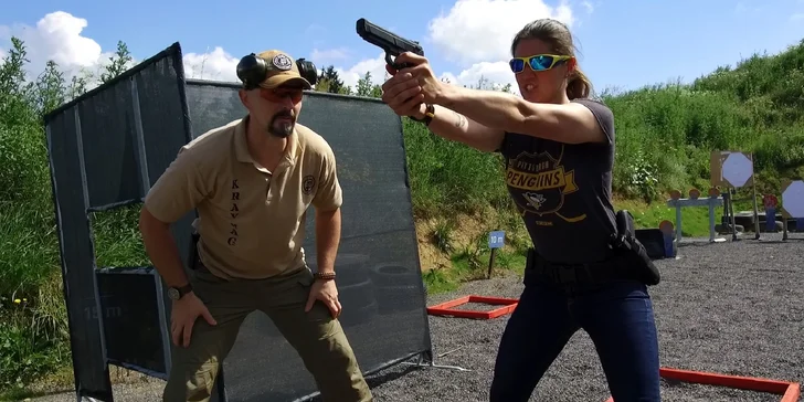Jedinečný strelecký zážitok s lekciou sebaobrany podľa systému KRAV MAGA - vhodné aj pre ženy