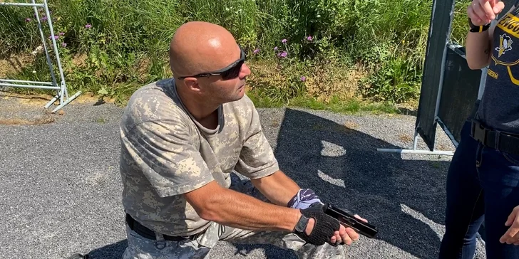 Jedinečný strelecký zážitok s lekciou sebaobrany podľa systému KRAV MAGA - vhodné aj pre ženy