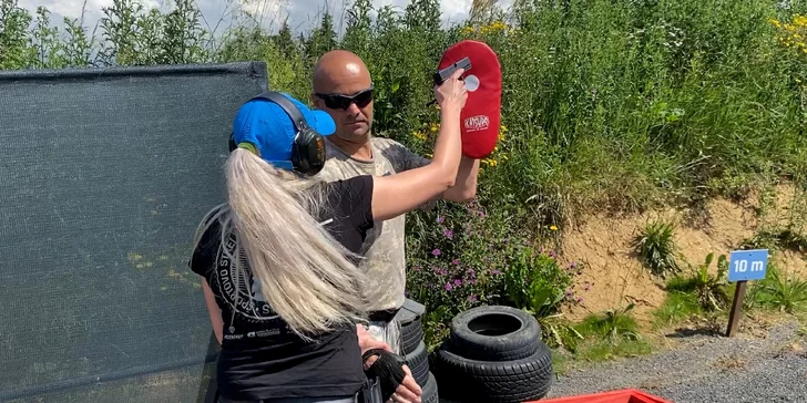 Jedinečný strelecký zážitok s lekciou sebaobrany podľa systému KRAV MAGA - vhodné aj pre ženy