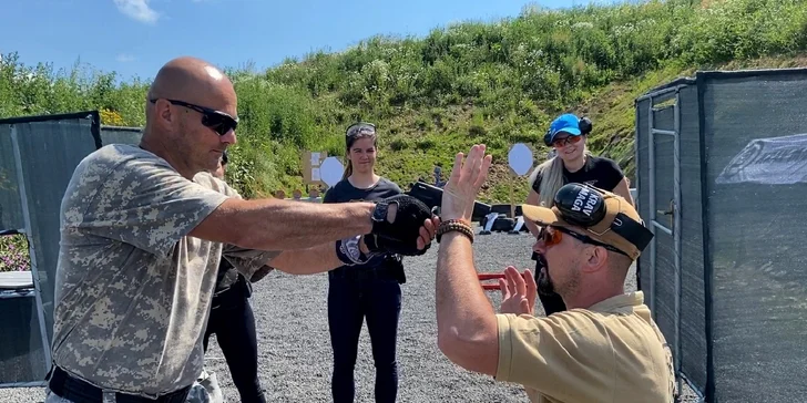 Jedinečný strelecký zážitok s lekciou sebaobrany podľa systému KRAV MAGA - vhodné aj pre ženy