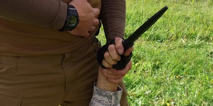 Jedinečný strelecký zážitok s lekciou sebaobrany podľa systému KRAV MAGA - vhodné aj pre ženy